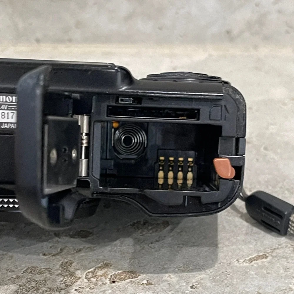 Canon PowerShot G10 Digital Camera Black 14.7 Megapixels 5x Optical Zoom‎